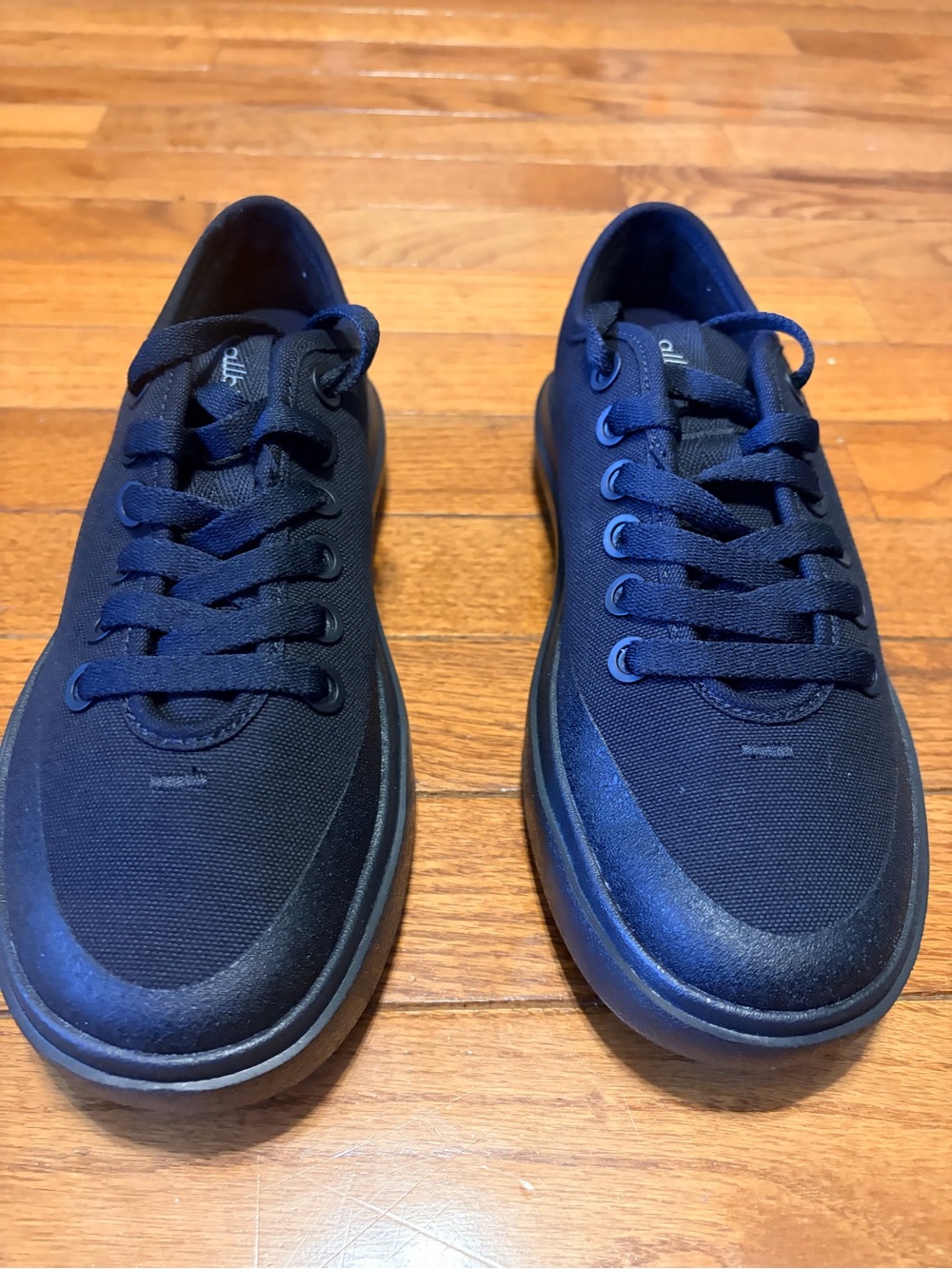 allbirds Woman Black Low-Profile Lace-Up Sneakers